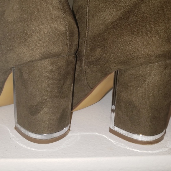 Hanna ankle bootie - Picture 3 of 5